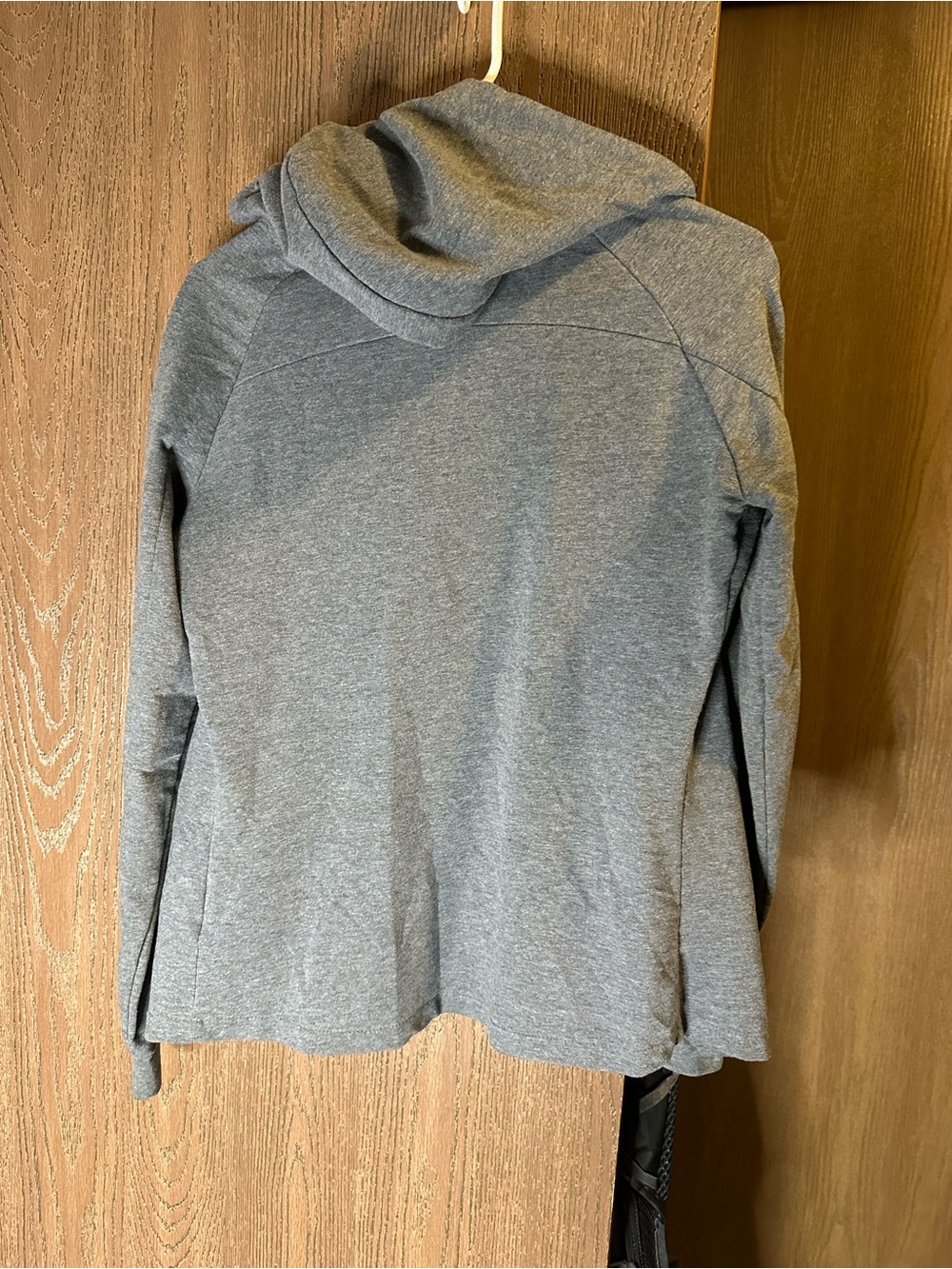 Gymshark Gray Pullover Hoodie with Subtle Logo View 4